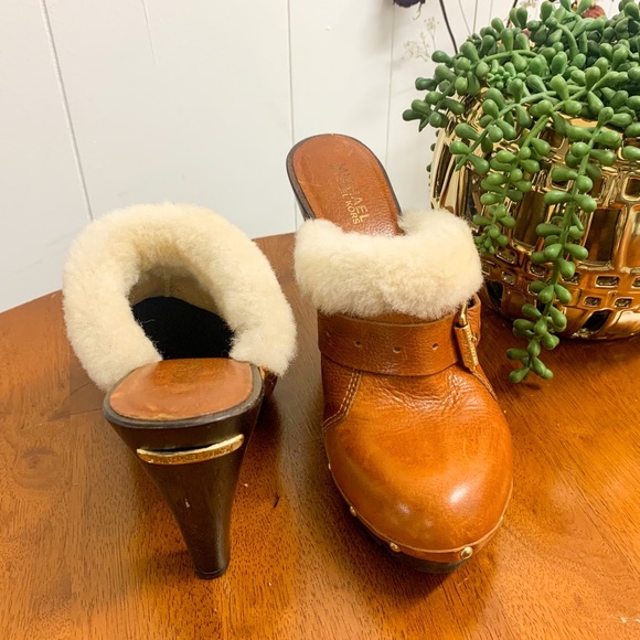 **SOLD** Michael Kors Fairbanks Heeled Mules - Picture 2 of 10